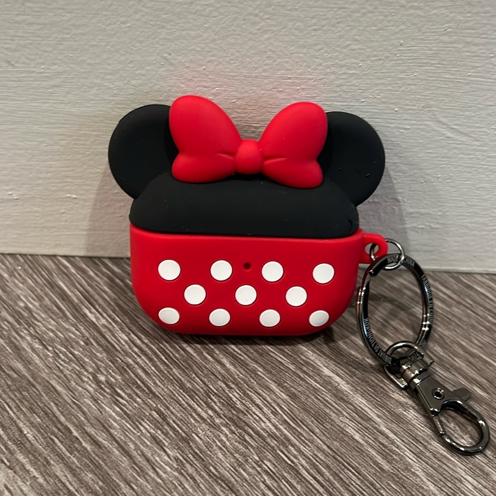 EUC Minnie Mouse Apple AirPods case